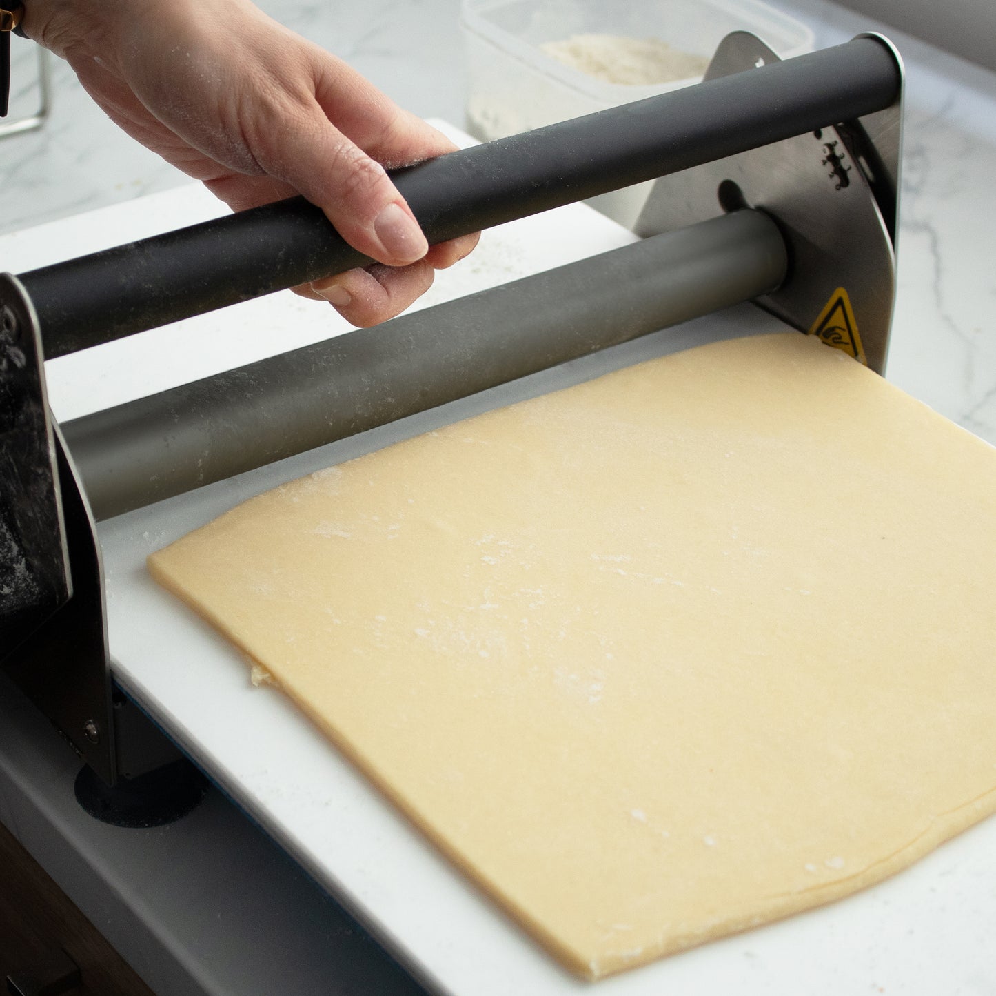 Teigausrollmaschine RS101 mit Teigausrollbrett